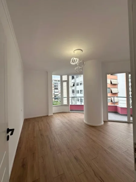 Tirane, shitet apartament 2+1+Ballkon Kati 4, 86 m² 133.000 € (ne Astir)