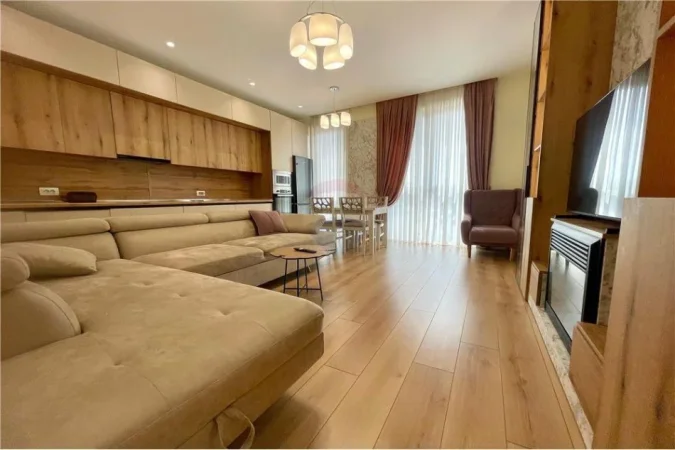 Tirane, jepet me qera apartament 1+1+Aneks+Ballkon Kati 5, 102 m² 800 € (Rruga 5 Maji,)
