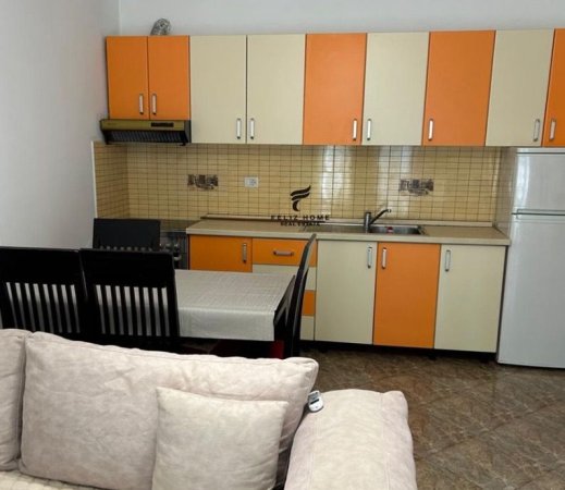 Tirane, jepet me qera apartament 1+1+Ballkon Kati 6, 60 m² 550 € (ISH EKSPOZITA)