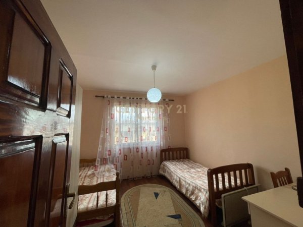 Tirane, jepet me qera apartament 2+1 Kati 5, 75 m² 450 € (PRANE GLOBE)