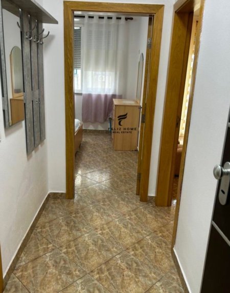 Tirane, jepet me qera apartament 1+1+Ballkon Kati 6, 60 m² 550 € (ISH EKSPOZITA)
