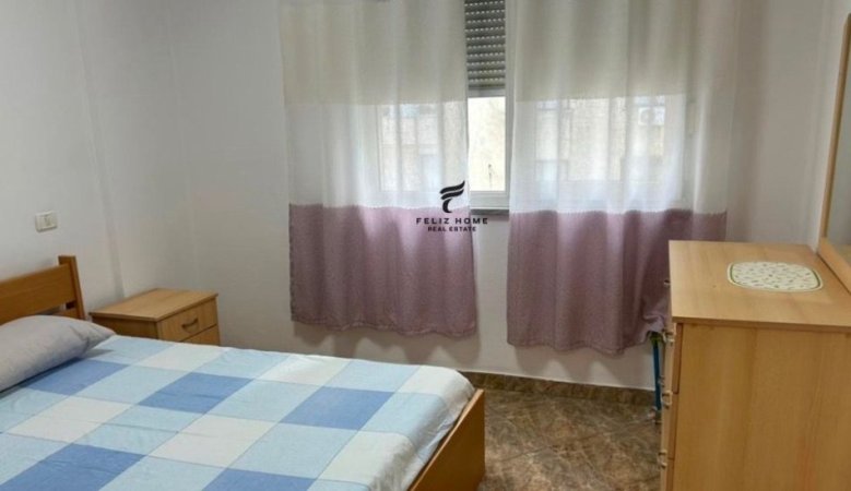 Tirane, jepet me qera apartament 1+1+Ballkon Kati 6, 60 m² 550 € (ISH EKSPOZITA)