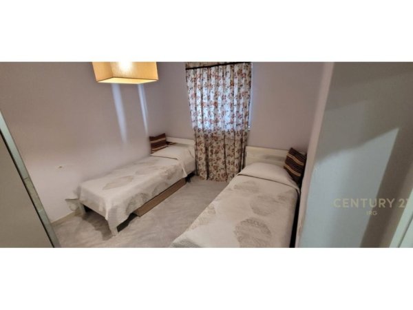 Tirane, jepet me qera apartament 2+1 Kati 1, 100 m² 800 € (ST.DINAMO)