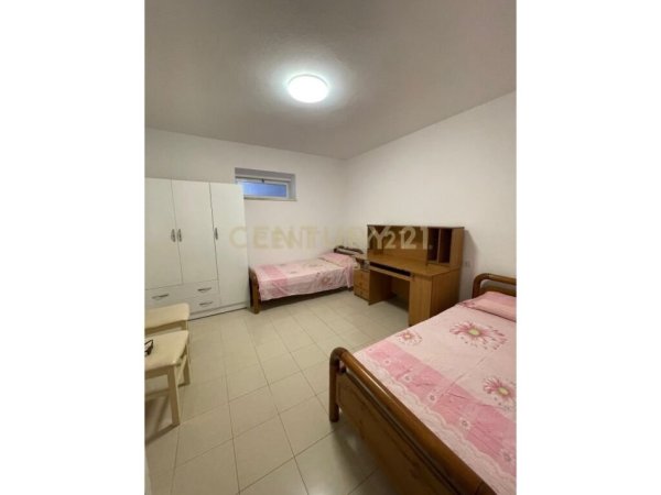 Tirane, jepet me qera apartament 2+1 Kati 3, 53 m² 600 € (RRUGA E DURRESIT)
