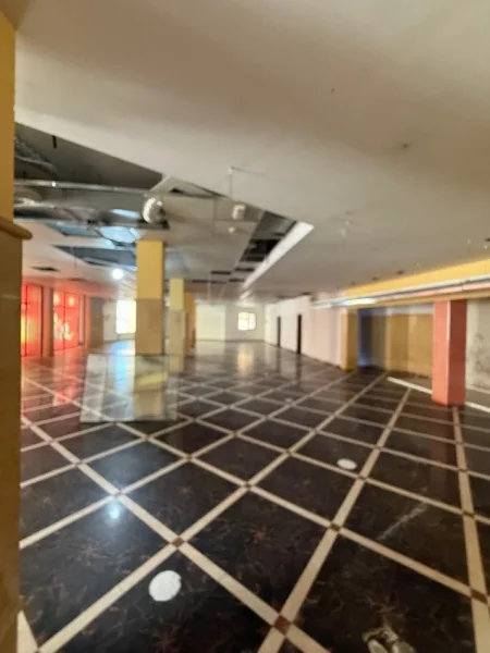 Tirane, shitet ambjent biznesi Kati 0, 1.000 m² 1.700.000 € (Shkolla e Baletit)