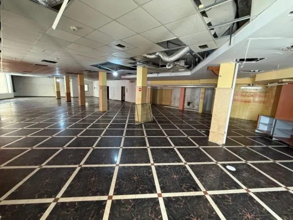 Tirane, shitet ambjent biznesi Kati 0, 1.000 m² 1.700.000 € (Shkolla e Baletit)