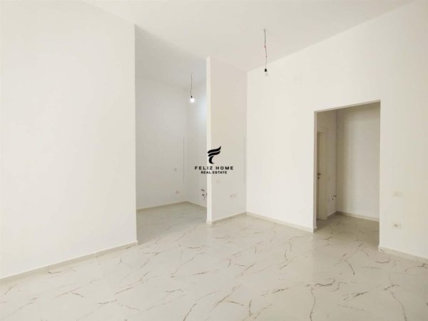 Tirane, jepet me qera apartament 2+1+Ballkon Kati 3, 89 m² 900 € (QENDER)
