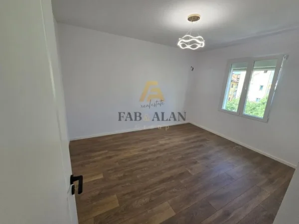 Tirane, shitet apartament 2+1+2 Kati 4, 75 m² 185.000 € (Rruga Myslym Shyri)
