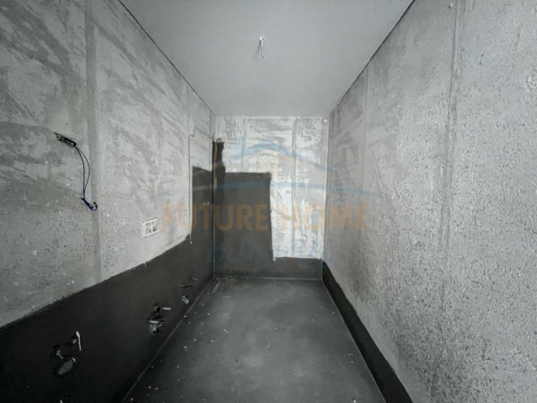 Tirane, shitet apartament 1+1 Kati 6, 65 m² 97.500 € (Dogana)