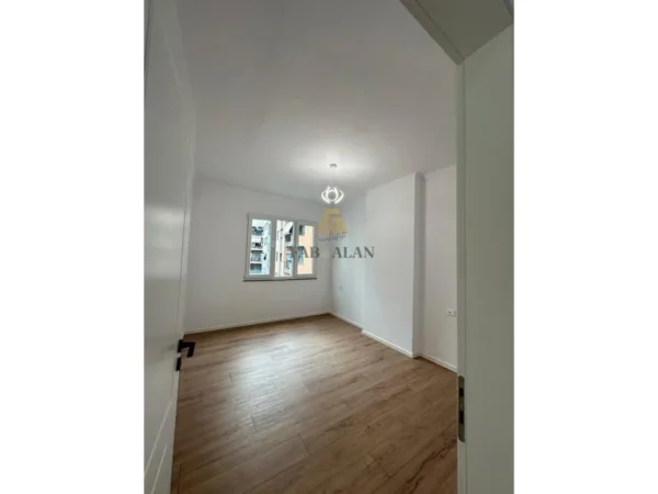 Tirane, shitet apartament 2+1+2 Kati 4, 86 m² 133.000 € (ASTIR, KOMPLEKSI EVEREST)
