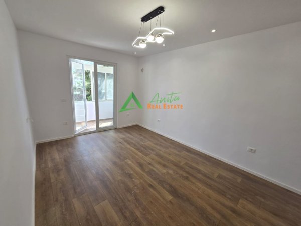 Tirane, shitet apartament 2+1+Ballkon Kati 4, 86 m² 133.000 € (Astir, kompleksi Everest)