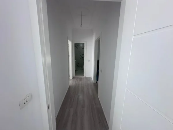 Tirane, shitet apartament 2+1 Kati 3, 114 m² 300.000 € (Rruga studenti)