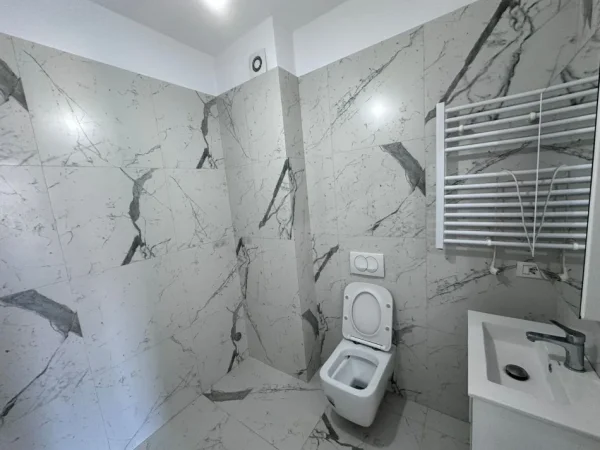 Tirane, shitet apartament 2+1 Kati 3, 114 m² 300.000 € (Rruga studenti)