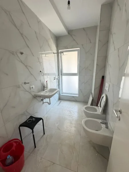 Tirane, jepet me qera apartament 2+1 Kati 2, 90 m² 450 € (rruga jordan misja)