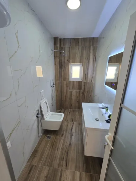 Tirane, shitet apartament 2+1 Kati 4, 75 m² 185.000 € (Myslym Shyri)