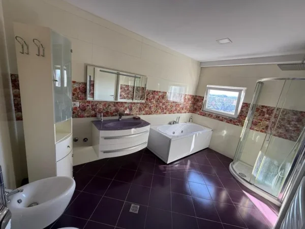 Tirane, shitet apartament duplex 3+1+Aneks+Ballkon Kati 9, 215 m² 429.600 € (pallati me shigjeta)