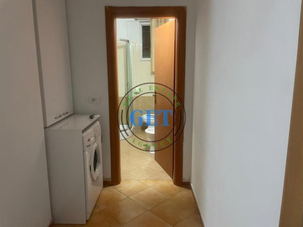 Durres, jepet me qera apartament 1+1 Kati 3, 90 m² 400 € (Pallati i Sporteve,Durres)