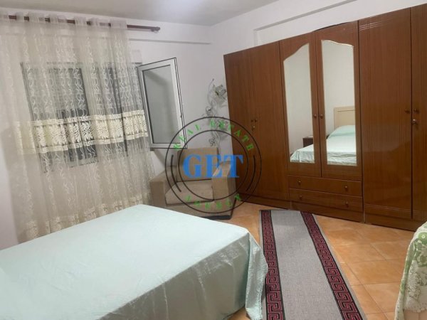 Durres, jepet me qera apartament 1+1 Kati 3, 90 m² 400 € (Pallati i Sporteve,Durres)