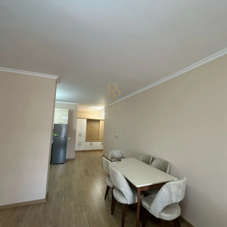 Tirane, jepet me qera apartament 2+1+Ballkon , 122 m² 900 € (Kopeshti Zoologjik)