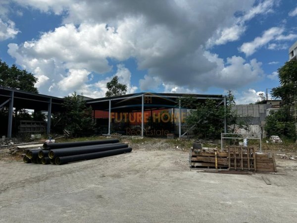 Tirane, jepet me qera magazine Kati 0, 2.070 m² 2.000 € (ISH DOGANA)