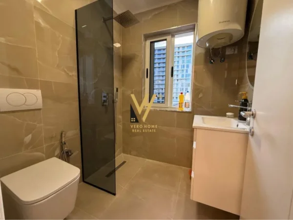 Tirane, jepet me qera apartament 1+1+Ballkon Kati 4, 65 m² 650 € (RRUGA MINE PEZA)