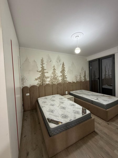 Tirane, jepet me qera apartament 2+1+Ballkon Kati 4, 95 m² 700 € (Fiori Di bosko)