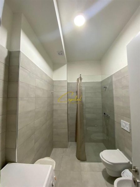 Tirane, jepet me qera apartament 1+1 Kati 7, 75 m² 650 € (SELVIA)