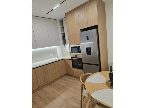 0683487469  Tirane, jepet me qera apartament 2+1+Ballkon Kati 4, 91 m² 1.200 € (Rruga Jordan Misja)