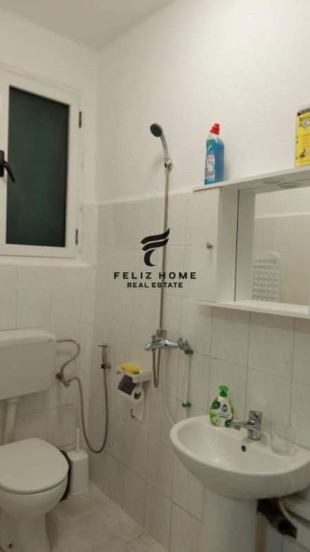 Tirane, jepet me qera apartament 1+1+Ballkon Kati 1, 72 m² 600 € (MYSLYM SHYRI)