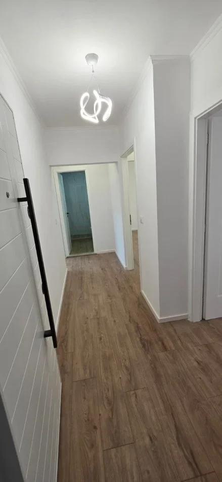 Tirane, shitet apartament 1+1+Ballkon Kati 4, 64 m² 169.000 € (tek Rruga Kavajes)