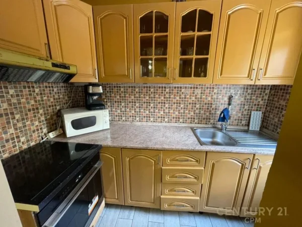 Tirane, jepet me qera apartament 1+1+Ballkon Kati 1, 58 m² 450 € (Ali Demi)