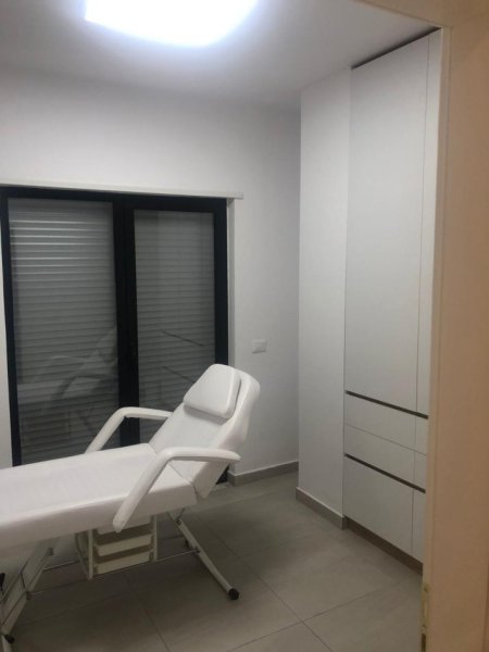Tirane, shitet apartament 3+1 Kati 8, 116 m² 268.850 € (Selvia)