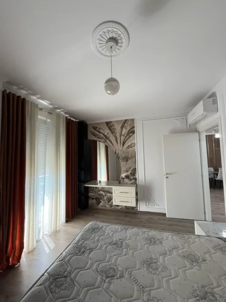 Tirane, jepet me qera apartament 2+1 Kati 6, 95 m² 700 € (Fiori Di Bosco)