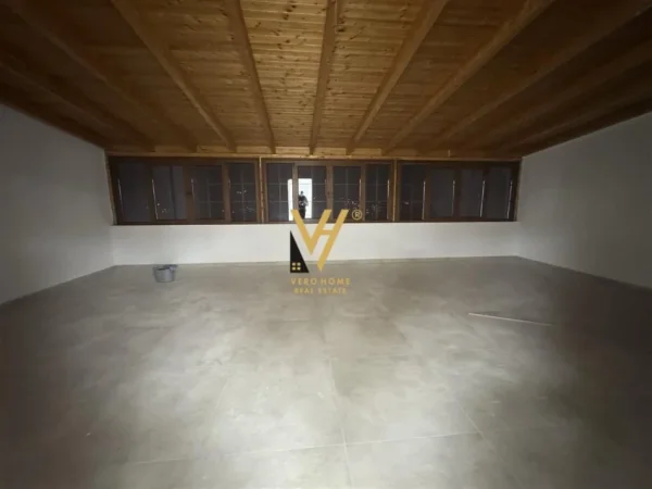 Tirane, jepet me qera ambjent biznesi Kati 2, 360 m² 1.500 € (SAUK)