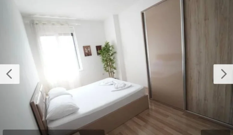 Tirane, jepet me qera apartament 1+1+Ballkon Kati 7, 70 m² 750 € (QENDER TOPTANI)