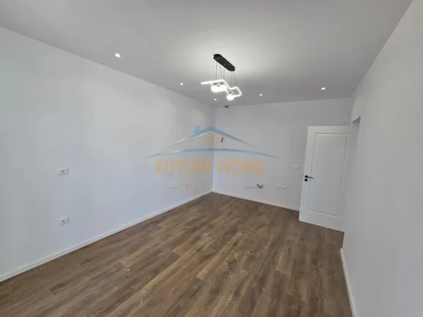 Tirane, shitet apartament 2+1+Ballkon Kati 4, 68 m² (Myslym Shyri)