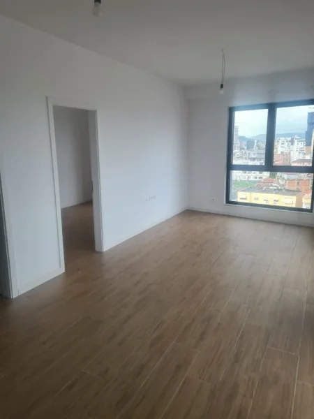 Tirane, jepet me qera apartament 2+1 Kati 9, 75 m² 700 € (pazari i ri)