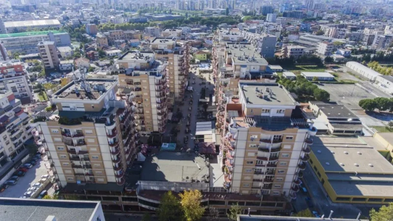 Tirane, jepet me qera 1+1 Kati 1, 38 m² 250 € (Don Bosko)