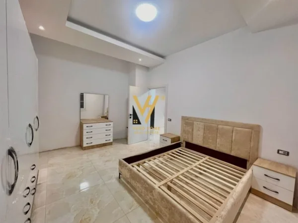 Tirane, jepet me qera apartament 2+1+Ballkon Kati 1, 137 m² 550 € (SELITE)