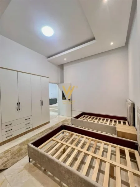 Tirane, jepet me qera apartament 2+1+Ballkon Kati 1, 137 m² 550 € (SELITE)