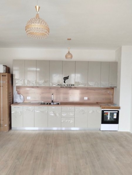 Tirane, jepet me qera apartament 2+1+Aneks Kati 2, 125 m² 550 € (BULEVARDI I RI)
