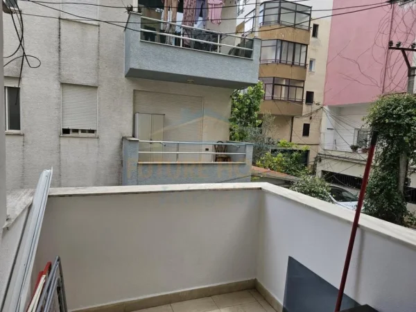 Tirane, shitet apartament 3+1 Kati 2, 94 m² 160.000 € (KODRA E DIELLIT)