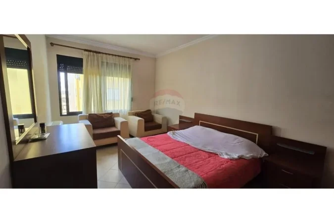 Tirane, jepet me qera apartament 2+1+Ballkon Kati 3, 480 € (Jepet me qira apartamentt 2+1, kodra e diellit)