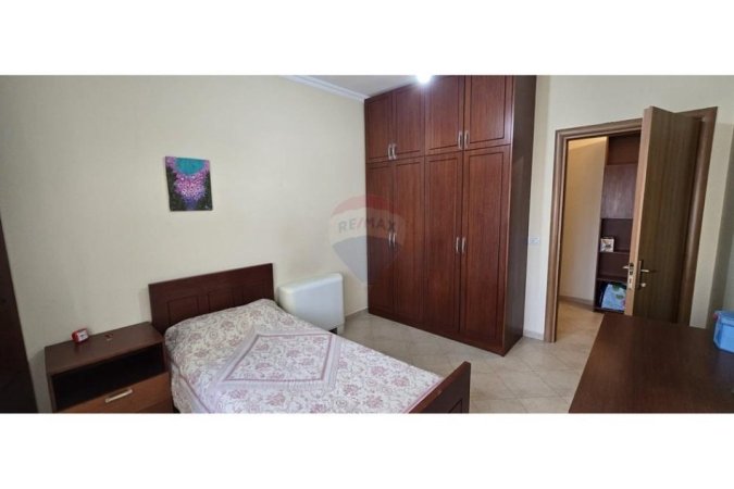 Tirane, jepet me qera apartament 2+1+Ballkon Kati 3, 480 € (Jepet me qira apartamentt 2+1, kodra e diellit)