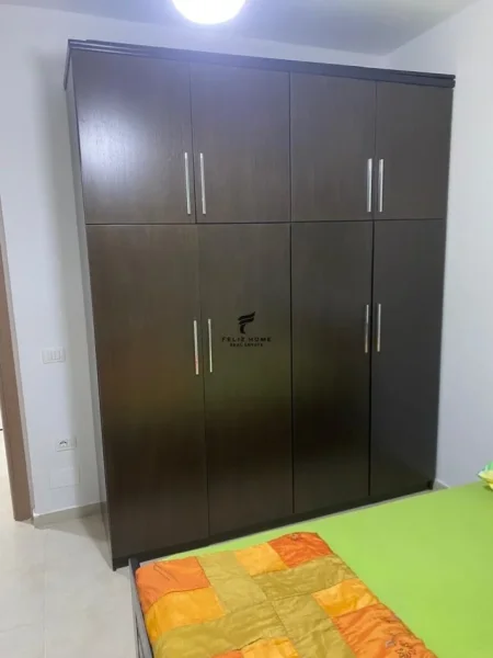 Tirane, jepet me qera apartament 1+1+Ballkon Kati 2, 75 m² 450 € (5 MAJI)