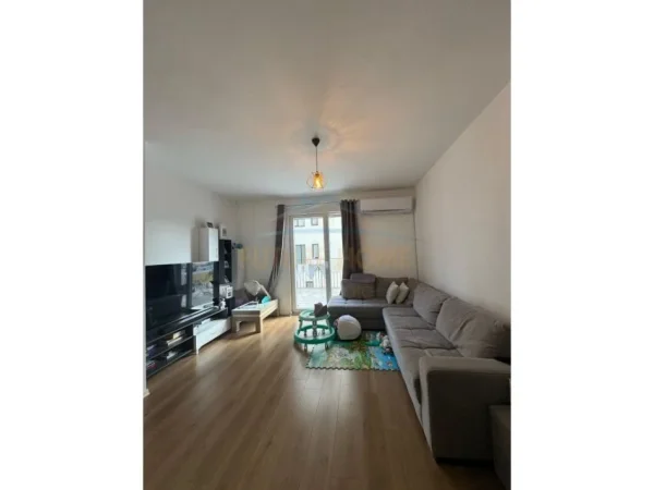 Tirane, shitet apartament 2+1 Kati 5, 135 m² 210.000 € (Yzberisht)