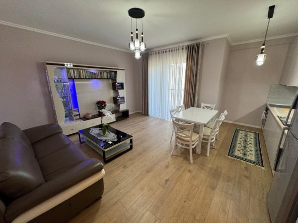 Tirane, jepet me qera apartament 1+1 Kati 3, 65 m² 600 € (rruga siri kodra)