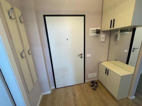 Tirane, jepet me qera apartament 1+1 Kati 3, 65 m² 600 € (rruga siri kodra)