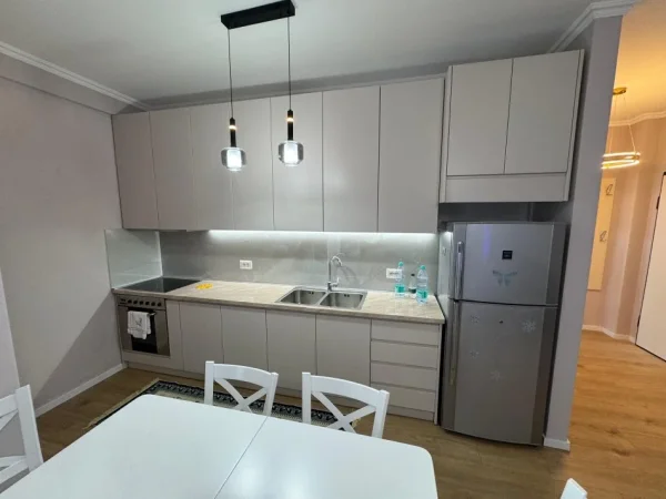 Tirane, jepet me qera apartament 1+1 Kati 3, 65 m² 600 € (rruga siri kodra)