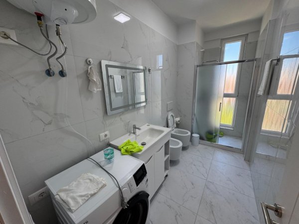Tirane, jepet me qera apartament 1+1 Kati 3, 65 m² 600 € (rruga siri kodra)